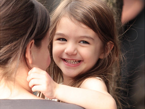 Suri Cruise no respeta a los paparazzi